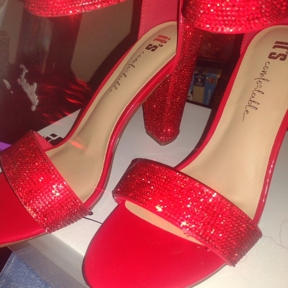 New red sandals size 10